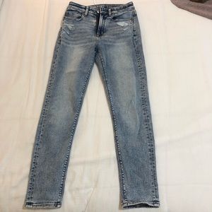 American Eagle mom jean